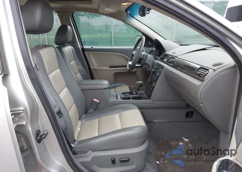 2009 Mercury Sable Premier from USA, damaged, VIN 1MEHM42W59G632379